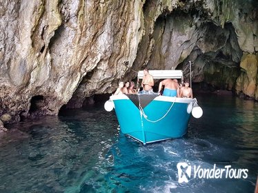 1.5-hour Ortigia Island, Sea Caves, and Fish Lunch Boat Cruise from