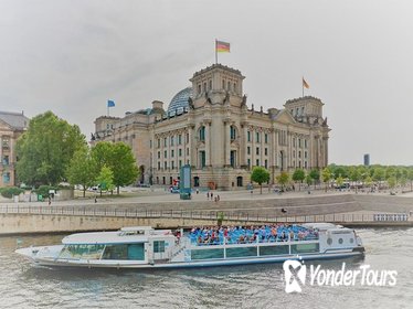 1-Hour Winter City Cruise in Berlin: History and Main Attractions