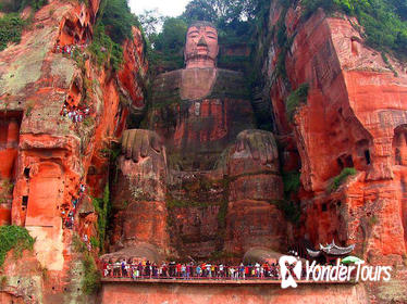2-Day Private Tour of Leshan Grand Buddha and Emei Shan including Monastery Stay
