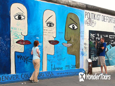 2-Hour Guided Berlin Wall Private Walking Tour