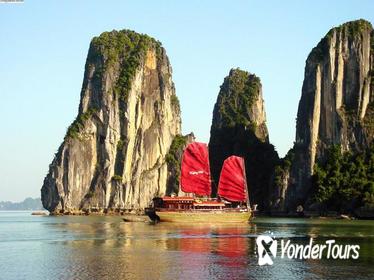 3-Day Luxury Cruise from Hanoi Exploring Halong and Lan Ha Bays with Kayaking or Bamboo Boat Rides