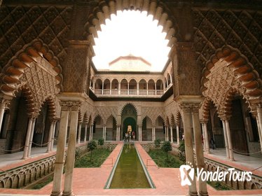4-Hour Private Guided Walking Tour in Seville