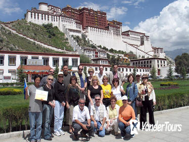 6-Day Small-Group China Tour: Lhasa to Shanghai