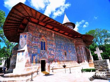 8-Day Transylvania and UNESCO Painted Monasteries from Bucharest