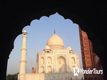 All Inclusive Private Day Tour of Tajmahal and Agra Fort From New Delhi