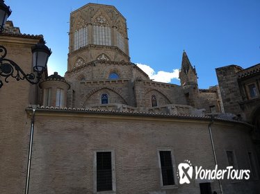 Architecture and History Tour of Valencia