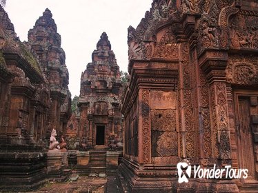 Banteay Srei & Kompong Phluk Private Tour from Siem Reap
