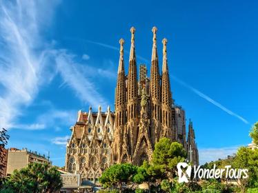 Barcelona Sagrada Familia and Montserrat Small Group Tour with Hotel Pick-Up