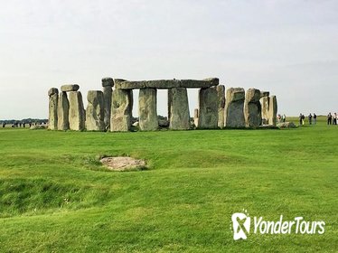 Bath, Stonehenge and The English Countryside Day Tour from London