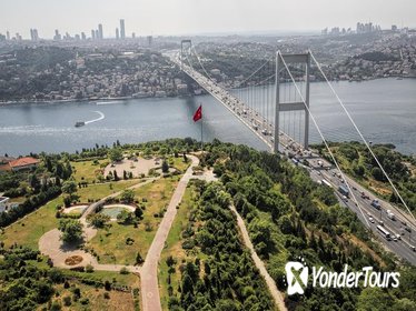 Bosphorus Full-Day Sightseeing Tour: Golden Horn and Bosphorus Cruise, Spice Bazaar, Camlica Hill and Dolmabahce Palace