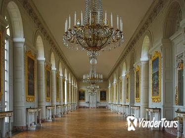 Breakfast and visit of the Palace of Versailles and Hotel Transfers