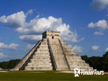 Chichen Itzá, Cenote Ik Kil, Valladolid Premium Full-Day Tour from Cancun