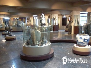 Da Nang city tour with marble mountains and Museum of Buddhist antiques
