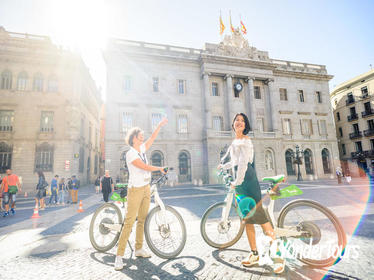 Ebike Tour with Cable Car Ride and Boat Cruise Barcelona Premium Small Group