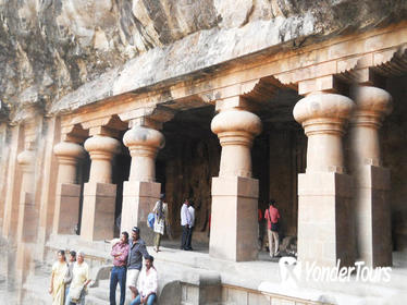 Elephanta Caves Private Tour with Train Ride and Gateway of India From Mumbai