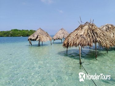 Exclusive Full-Day Trip on the Islands, Cholon and Gente de Mar from Cartagena