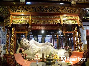 Experience Ancient Shanghai Day Tour of Jade Buddha Temple and Shanghai Old Town