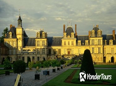 Fontainebleau Vaux le Vicomte Full Day Private Guided Tour from Paris