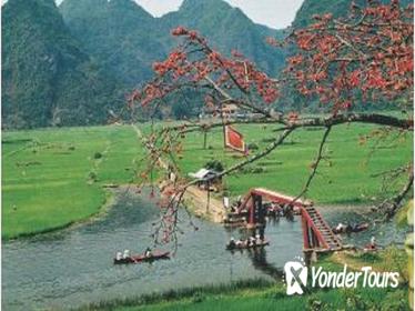 Full-Day Perfume Pagoda Boat Trip and Trekking Group Tour from Hanoi