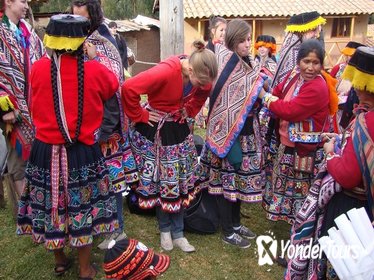 Full-Day Traditional Weaving and Culture Tour from Cusco, Peru