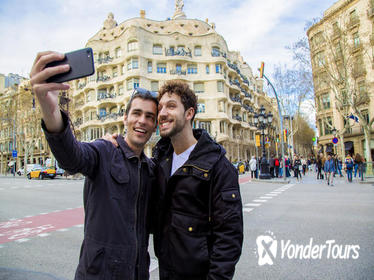 Gay-Friendly Private Walking Tour with Sagrada Famlia and Casa BatlloTickets