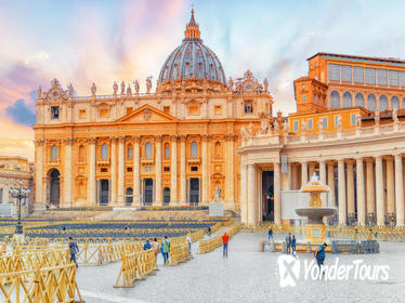 Guided Skip-the-Line Group Tour of the Vatican Museum and Sistine Chapel with Free Access to Saint Peter's Basilica