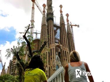 Half-Day Barcelona E-Bike Tour with Skip-the-Line Access to Sagrada Familia