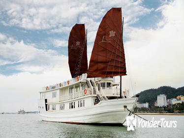 Halong Bay Overnight Junk Boat Cruise