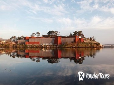 Hobart City Sightseeing Tour Including MONA Admission