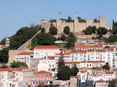 Lisbon Full Day Discovery Tour in Private Vehicle