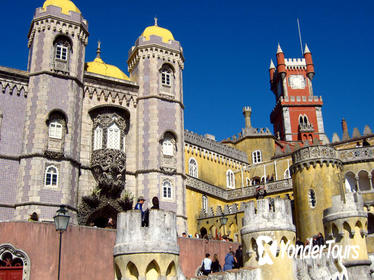 Lisbon Super Saver: Small-Group Gourmet Walking Tour plus Sintra and Cascais Day Trip with Pena Palace