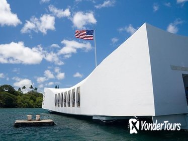 Oahu Day Trip: Pearl Harbor and North Shore Tour from Maui