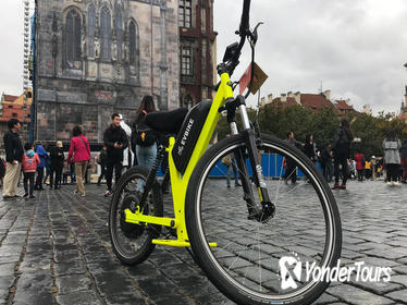 Prague Castle - Electric bikes Guided tour