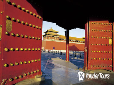 Private 2-Day Beijing Sightseeing with VIP Acrobatic Show Option