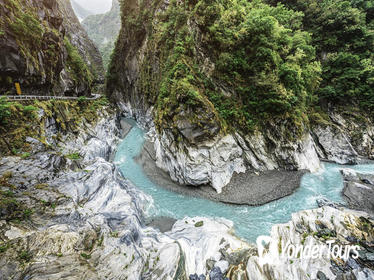 Private 5-Day Best of Taiwan: Sun Moon Lake, Taroko Gorge, Kaohsiung, Taitung