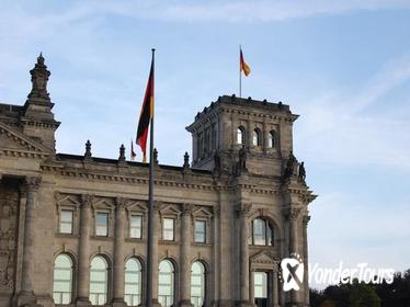 Private Berlin Half-Day Walking Tour: Reichstag, Brandenburger Gate, Pariser Platz, Tiergarten and Jewish Memorial