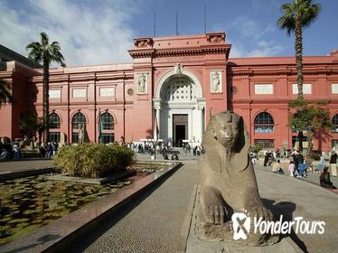 Private Day Tour to Giza Pyramids and Egyptian Museum from Cairo with Guide