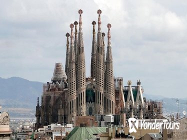 Private Full Day Gaudi Tour: Pedrera Casa Batllo Sagrada Familia and Guell