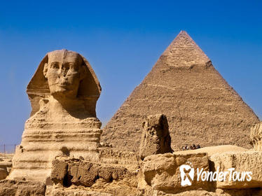Private Half-Day Tour to the Pyramids of Giza with Lunch from Cairo