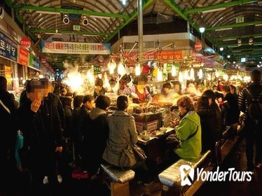 Private K-Food Walking Tour Including Visit to Dongdaemun District