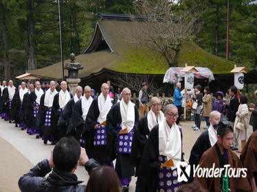 Private Mt. Koya Day Trip with a Professional Photographer from Osaka or Kyoto