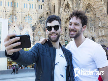 Private Sagrada Familia Gay Tour: Skip the Line Ticket