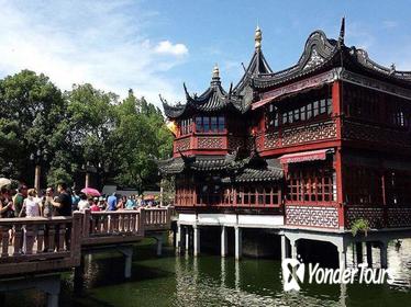 Private Shanghai City Highlights and Shopping Combo Tour