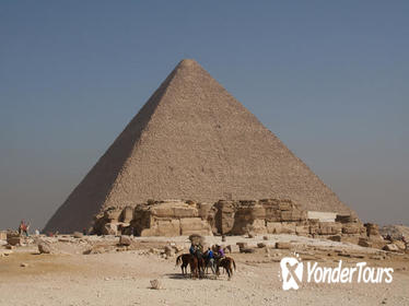 Private Tour of Saqqara, Memphis, and Giza with Three Meals