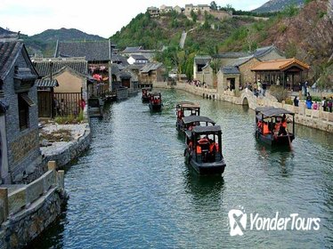 Private Tour to Simatai Great wall and Gubei Water Town with English Speaking Driver