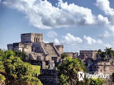 Private Tour: Early Access to Tulum with an Archaeologist and Xel-Há or Xcaret from Cancun