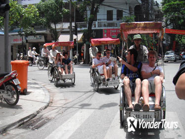Private Tour: Hanoi City Tour Including Water Puppet Show and Cyclo Ride
