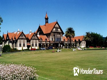 Private Tour: Rotorua and Waitomo Caves Day Trip from Auckland