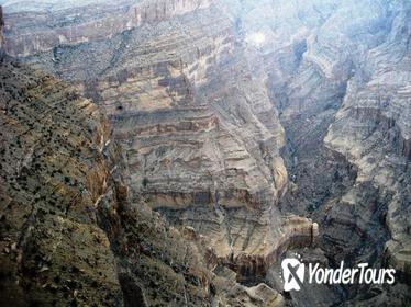 Private Tour: The Grand Canyon of Oman and Jebel Shams Day Trip