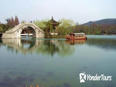Private Tour: West Lake, Linyin Temple and Dragon Well Tea Terrace